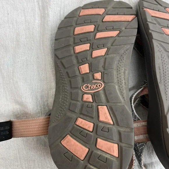 Chaco pink & gray strappy arch support kids 1 sandals Outdoor Beach Swim Hiking - Picture 9 of 10